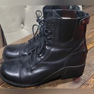 Ariat Woman Riding Boots Size 9B(Extra Wide)